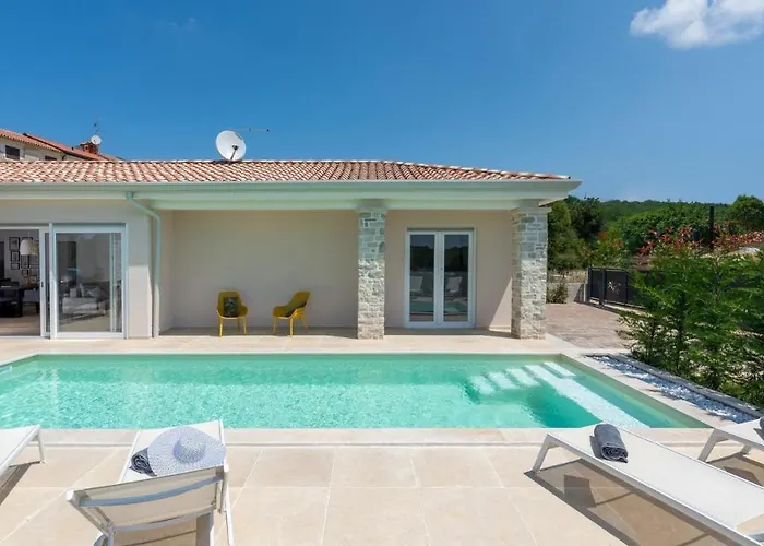 Gostinjska kuća Audrey By 4*